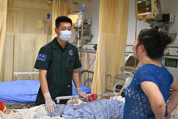 Head Nurse Dedicated to Safeguarding Health in Emergency Department Head Nurse Dedicated to Safeguarding Health in Emergency Department