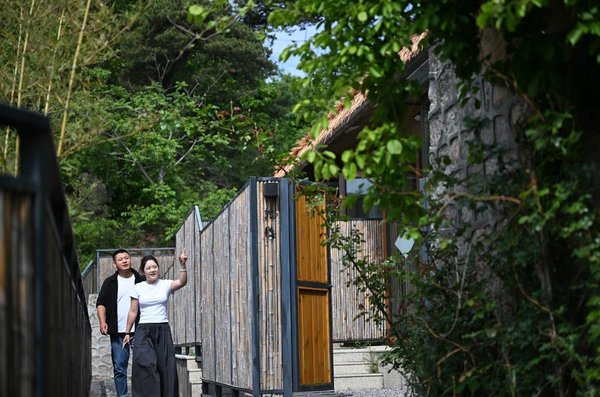 Homestay Housekeeper Provides Sincere Services in N China's Tianjin