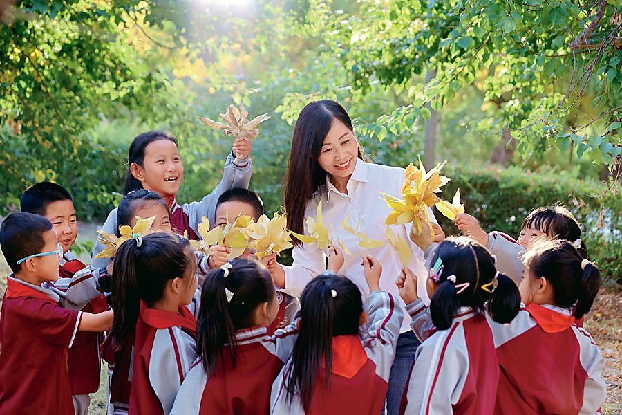 16.《千里赴疆培桃李》 赵新强.jpg